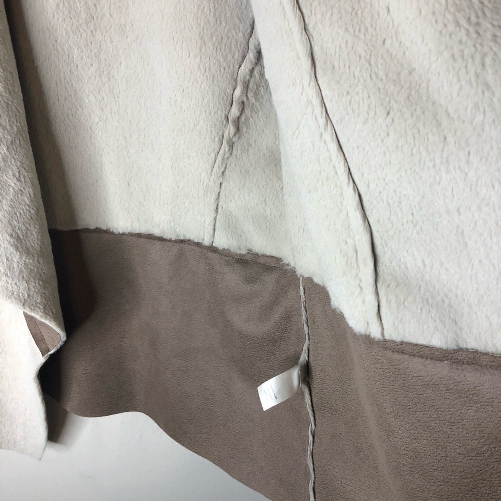 Chicos Sz 1 Medium Faux Suede Shearling Vest Tan Cream Boho Chic Casual Retro - Picture 6 of 10